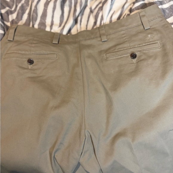 Men's Dockers Relaxed Fit khakis - Picture 2 of 5